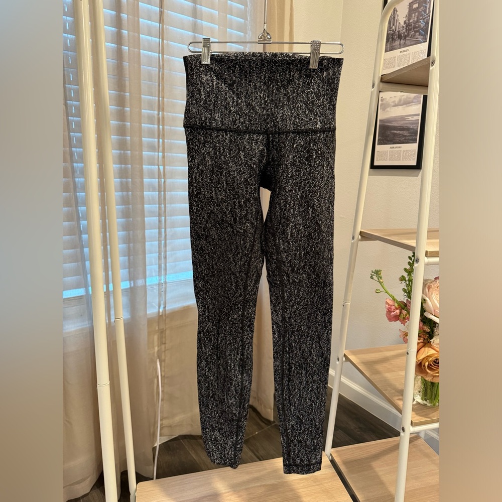 Lululemon High Waisted Leggings (Size 6)